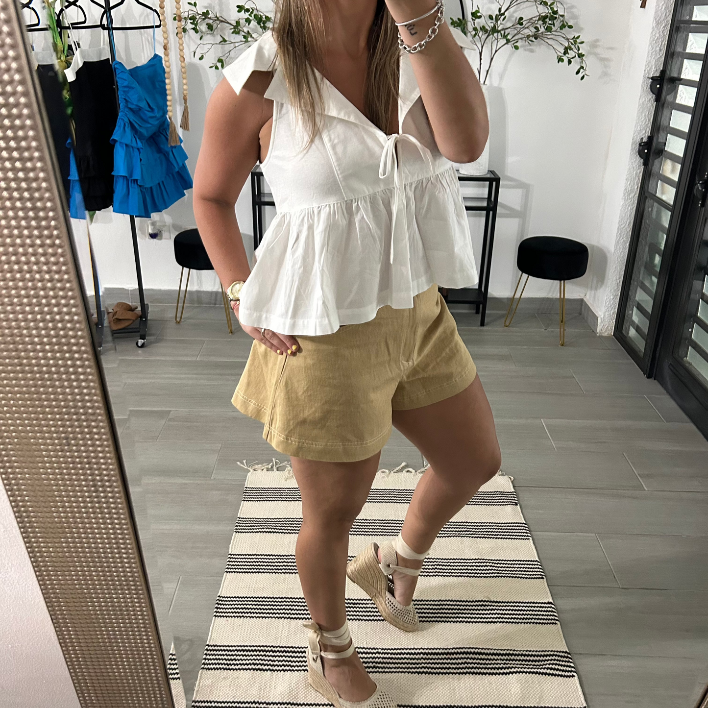 Chic Collar Top