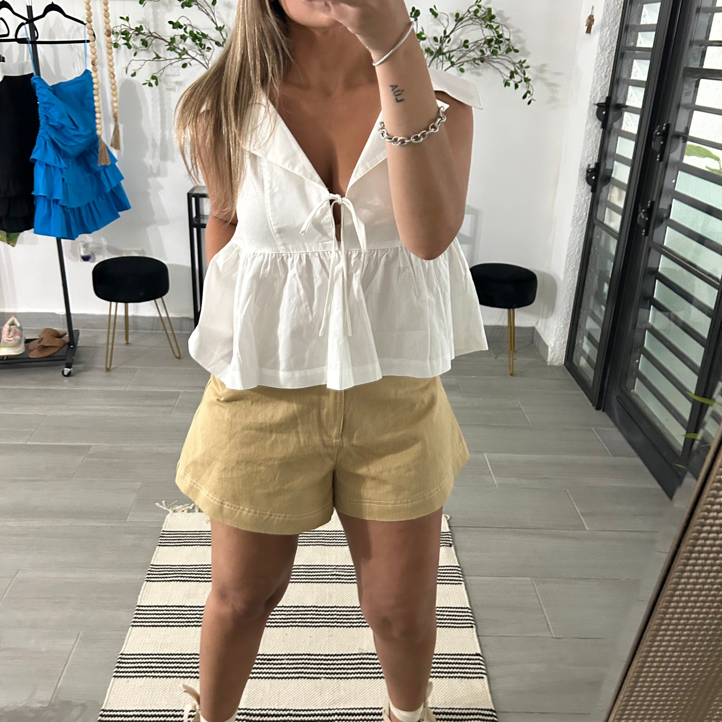 Chic Collar Top